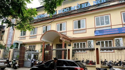 Đại học đau đầu vì đất, khó tìm cho đủ để đạt chuẩn- Ảnh 1. Trụ sở chính của Trường ĐH Mở Hà Nội khá chật chội - Ảnh: NGUYÊN BẢO