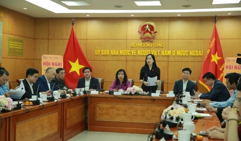 Tạo điều kiện cho kiều bào đầu tư mạnh mẽ hơn trong lĩnh vực nhà ở, bất động sản- Ảnh 1. Phó chủ nhiệm Ủy ban Kinh tế của Quốc hội Đoàn Thị Thanh Mai phát biểu tại hội nghị - Ảnh: TTXVN