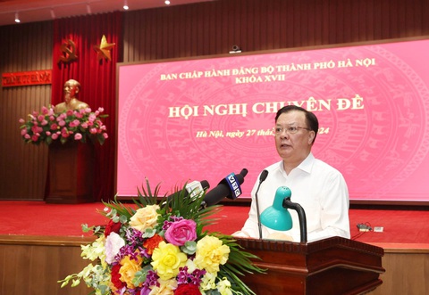 Bí thư Hà Nội: Cắt giảm dự án kém khả thi, tập trung vốn cho dự án cấp bách- Ảnh 1. Bí thư Thành ủy Hà Nội Đinh Tiến Dũng phát biểu bế mạc hội nghị - Ảnh: Thành ủy Hà Nội