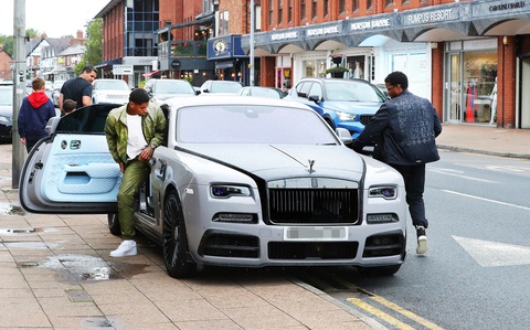 Bỏ gần 6 tỉ mua xe Rolls-Royce cũ và nhận về 'mớ rác' của sao MU- Ảnh 1. Rolls-Royce Wraith độc quyền thời còn trong tay Marcus Rashford - Ảnh: The Sun