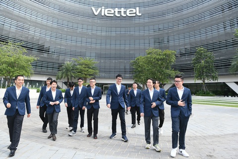 Đội thi Công ty An ninh mạng Viettel (VCS) là một trong mười tập thể được vinh danh Viettel's Stars 2023 Đội thi Công ty An ninh mạng Viettel (VCS) là một trong mười tập thể được vinh danh Viettel's Stars 2023