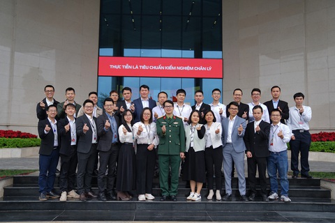 Phần lớn đội ngũ kỹ sư nghiên cứu khoa học của trung tâm là những người rất trẻ, chủ yếu thuộc lứa 9x Phần lớn đội ngũ kỹ sư nghiên cứu khoa học của trung tâm là những người rất trẻ, chủ yếu thuộc lứa 9x