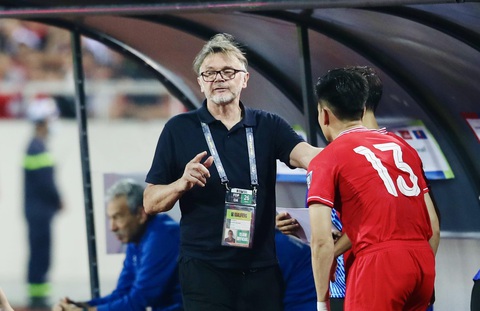 Báo chí thế giới bất ngờ khi VFF chấm dứt hợp đồng với HLV Troussier- Ảnh 1. HLV Troussier bị chấm dứt hợp đồng khiến báo chí thế giới cảm thấy bất ngờ - Ảnh: NGUYÊN KHÔI