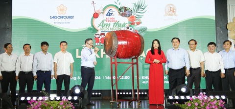 Đánh trống khai mạc Lễ hội Văn hóa Ẩm thực, Món ngon Saigontourist Group 2024 - Ảnh: PHƯƠNG QUYÊN Đánh trống khai mạc Lễ hội văn hóa ẩm thực, món ngon Saigontourist Group 2024 - Ảnh: PHƯƠNG QUYÊN