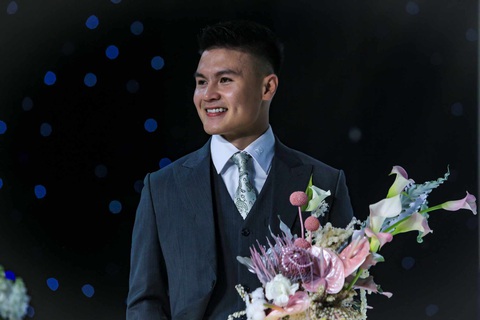 'Lộ' thực đơn tiệc cưới Quang Hải, có 1 món tưởng lạ mà lại quen- Ảnh 3. Quang Hải rạng rỡ trong ngày trọng đại của mình - Ảnh: THANH XUÂN