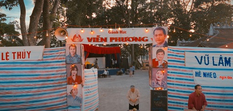 Dù đêm diễn vắng khán giả cỡ nào, đoàn cải lương Viễn Phương vẫn sáng đèn - Ảnh: ĐPCC Dù đêm diễn vắng khán giả cỡ nào, đoàn cải lương Viễn Phương vẫn sáng đèn - Ảnh: ĐPCC