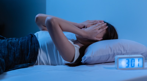 Mất ngủ 2 đêm, chúng ta già đi nhiều tuổi?- Ảnh 1. Thiếu ngủ khiến chúng ta cảm thấy già hơn - Ảnh: SHUTTERSTOCK