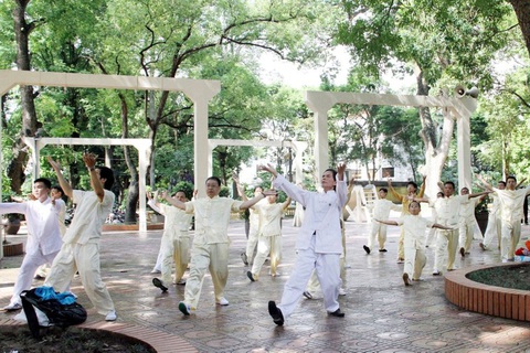 Liệu pháp tự nhiên trị yếu 'chuyện ấy' ở quý ông- Ảnh 2. Tập luyện khí công giúp cơ thể khỏe mạnh - Ảnh Hà Linh