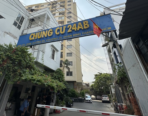 Ban quản trị chung cư: Nắm quy định để 'vác tù và' cho đúng- Ảnh 1. Ban quản trị chung cư 24AB (quận Bình Thạnh) bị hộ dân kiện vì cắt nước hơn một năm - Ảnh: THẢO LÊ
