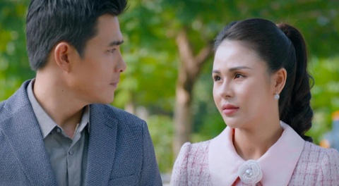 Trong phim Trạm cứu hộ trái tim, An Nhiên (Lương Thu Trang) lập kế hoạch để Nghĩa (Quang Sự) lấy Ngân Hà (Hồng Diễm) nhằm trả thù gia đình cô - Ảnh chụp màn hình Trong phim Trạm cứu hộ trái tim, An Nhiên (Lương Thu Trang) lập kế hoạch để Nghĩa (Quang Sự) lấy Ngân Hà (Hồng Diễm) nhằm trả thù gia đình cô - Ảnh chụp màn hình