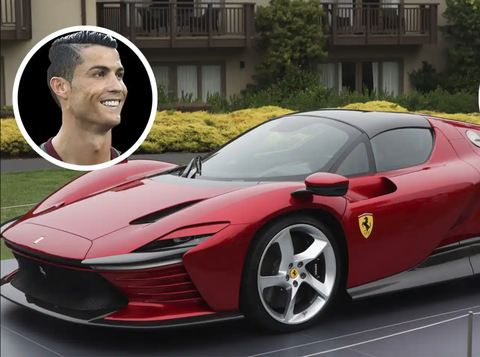 Cristiano Ronaldo khoe siêu xe Ferrari cực hiếm gần 60 tỉ đồng- Ảnh 1. Cristiano Ronaldo và siêu xe Ferrari cực hiếm - Ảnh: ALES