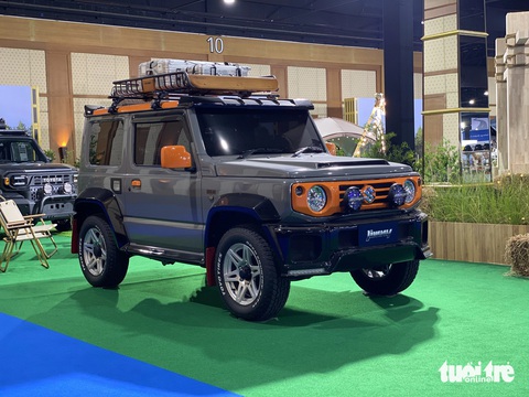 Suzuki Jimny độ cá tính riêng, thoát bóng 'tiểu G-Class', nhiều đồ chơi cho dân phượt- Ảnh 11. Suzuki Jimny độ cá tính riêng, thoát bóng 'tiểu G-Class', nhiều đồ chơi cho dân phượt- Ảnh 11.
