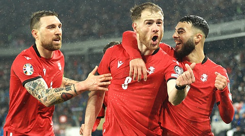 Niềm vui của các cầu thủ Gruzia khi giành vé đến Euro 2024 Ảnh: Reuters Niềm vui của các cầu thủ Gruzia khi giành vé đến Euro 2024 - Ảnh: Reuters