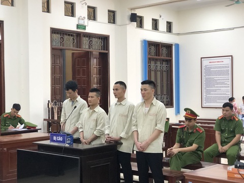 Các bị cáo có mặt tại phiên tòa liên quan đến vụ giết người chỉ vì tiếng còi xe ở Bắc Giang - Ảnh: CÔNG AN BẮC GIANG Các bị cáo có mặt tại phiên tòa - Ảnh: CÔNG AN BẮC GIANG