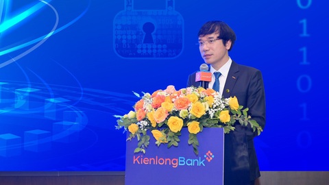 Ông Nguyễn Văn Minh - Phó Tổng Giám đốc KienlongBank chia sẻ tại Hội thảo Ông Nguyễn Văn Minh - Phó Tổng Giám đốc KienlongBank, chia sẻ tại hội thảo