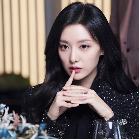 Jisoo trở thành nữ diễn viên Hàn nổi tiếng nhất Instagram - Ảnh 2.
