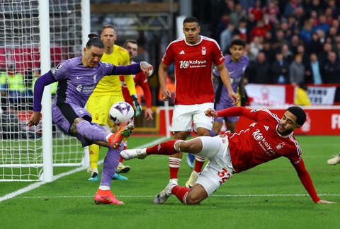 Darwin ghi bàn phút cuối, Liverpool đánh bại Nottingham- Ảnh 2. Liverpool có chiến thắng vất vả trước Nottingham - Ảnh: REUTERS