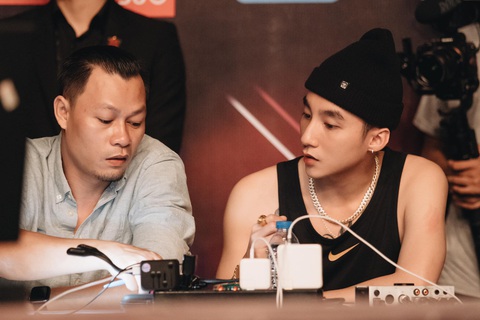 Đạo diễn Ngãi Võ - người đứng sau các live show của Mỹ Tâm, Sơn Tùng M-TP...