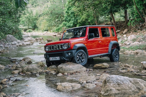 Suzuki Jimny hot nhưng vẫn chưa đủ để sản xuất ở Đông Nam Á- Ảnh 1. Chỉ sau 3 tuần ra mắt, Suzuki Jimny 5 cửa đã thu hút được 1.800 đơn hàng ở Indonesia - Ảnh: VISOR