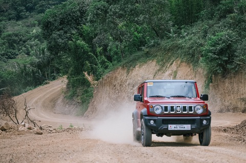 Suzuki Jimny hot nhưng vẫn chưa đủ để sản xuất ở Đông Nam Á- Ảnh 2. Dù người dùng rất quan tâm nhưng 1.800 đơn hàng với bản 5 cửa vẫn là chưa đủ, trong khi nhu cầu mua bản 3 cửa không còn tăng trưởng mạnh như khi mới ra - Ảnh: VISOR
