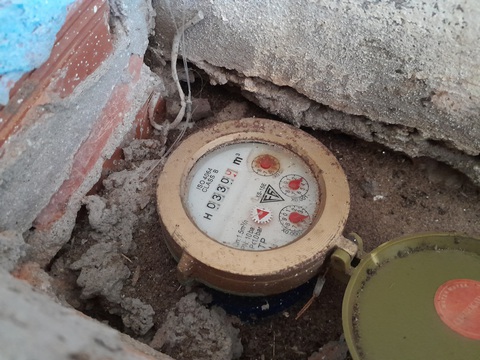 Công ty cấp nước thu tiền... dịch vụ môi trường rừng- Ảnh 1. Người dân tố Công ty cổ phần Cấp nước Cần Thơ 2 thu tiền nước trái quy định - Ảnh: CHÍ HẠNH