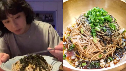 Jungkook trong 1 buổi livestream nấu ăn cùng với người hâm mộ - Ảnh: Weverse Jungkook trong một buổi livestream nấu ăn cùng với người hâm mộ - Ảnh: Weverse