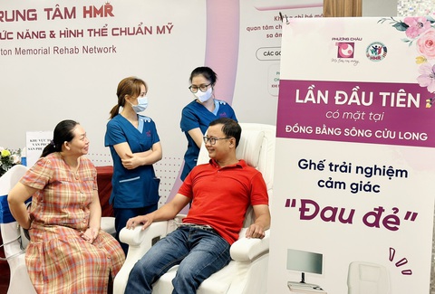 Ngày hội mẹ bầu Phương Châu 2024- Ảnh 6. các gia đình mẹ bầu và cha trải nghiệm hoạt động tại ngày hội Mẹ bầu Phương Châu- Ảnh: Thái Luỹ