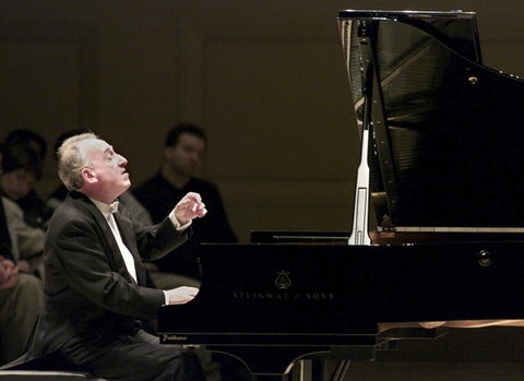 Nhạc cổ điển và những cuộc hồng tang- Ảnh 2. Maurizio Pollini chơi đàn ở tuổi ngoại 80