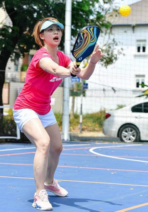 Thú vị giải pickleball quốc tế đầu tiên tại Việt Nam- Ảnh 2. VĐV Việt Nam tập luyện Pickleball - Ảnh: MINH HOÀNG
