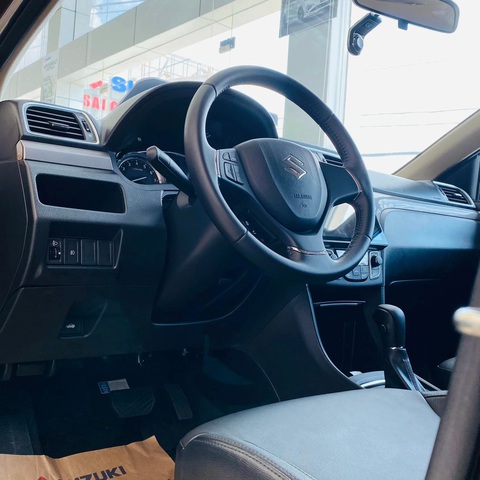 Suzuki Ciaz đại hạ giá tại Thái Lan, xe nhập về Việt Nam có được hưởng lợi?- Ảnh 4. Nội thất Suzuki Ciaz tham khảo tại Việt Nam - Ảnh: AutoPro
