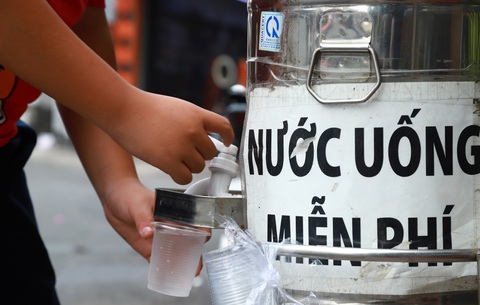 Những dòng chữ chan chứa nghĩa tình Những dòng chữ chan chứa nghĩa tình