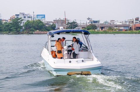 Thực trạng bán đảo Thanh Đa được đề xuất thành công viên- Ảnh 12. Các chuyên gia đi khảo sát thực tế bán đảo Thanh Đa ngày 3-3 - Ảnh: CHÂU TUẤN