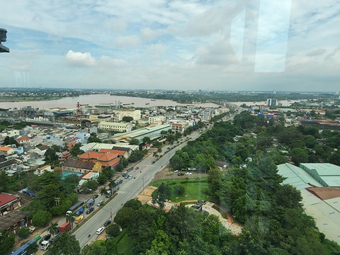 Chuẩn bị di dời các doanh nghiệp ra khỏi Khu công nghiệp Biên Hòa 1 ra sao?- Ảnh 1. Một góc Khu công nghiệp Biên Hòa 1 nằm cạnh sông Đồng Nai. Sắp tới, nhiều doanh nghiệp hoạt động tại đây phải dời đi nơi khác - Ảnh: H.MI