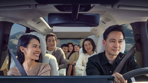 Xe điện MPV Trung Quốc to như Alphard: Sạc 12 phút đi 500km- Ảnh 4. Bên trong, Mega cung cấp chỗ ngồi thoải mái cho 7 hành khách theo sơ đồ 2+2+3