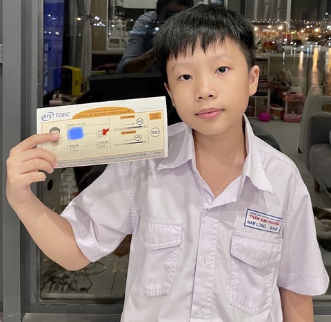 Không học thêm, học trò lớp 6 ở TP.HCM đạt 920 điểm TOEIC- Ảnh 1. Nguyễn Nam Long, học sinh lớp 6A8 Trường THPT chuyên Trần Đại Nghĩa, TP.HCM - Ảnh gia đình cung cấp