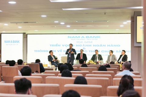 Cổ phiếu Nam A Bank sắp chào sàn HoSE- Ảnh 1. Ông Võ Hoàng Hải, phó tổng giám đốc Nam A Bank, nói về lý do đến giờ cổ phiếu NAB mới chuyển sàn - Ảnh: A.H.