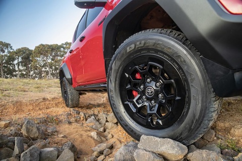 Toyota Hilux hiệu suất cao sắp về Đông Nam Á, khó về Việt Nam- Ảnh 9. Toyota Hilux hiệu suất cao sắp về Đông Nam Á, khó về Việt Nam- Ảnh 9.