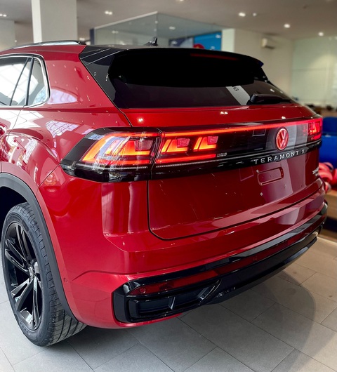 Tin tức giá xe: Volkswagen Viloran và Teramont X tăng giá 20 triệu đồng, chỉ áp dụng cho một số màu- Ảnh 5. Động cơ là loại 2.0L tăng áp, công suất 220 mã lực, mô-men xoắn 350Nm, kết hợp số ly hợp kép 7 cấp và hệ dẫn động 4 bánh