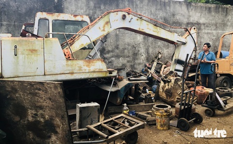 Vụ phường giữ xe trái luật của doanh nghiệp: đã có kinh phí để bồi thường- Ảnh 1. Xe liên quan vụ phường giữ xe trái luật - Ảnh: ĐOÀN CƯỜNG