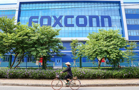 Khu vực nhà máy của Foxconn Hồng Hải, đối tác toàn cầu của Apple, tại một khu công nghiệp ở tỉnh Bắc Giang - Ảnh: HÀ QUÂN Khu vực nhà máy của Foxconn Hồng Hải, đối tác toàn cầu của Apple, tại một khu công nghiệp ở tỉnh Bắc Giang - Ảnh: HÀ QUÂN