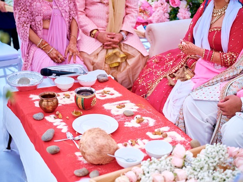 Nhiều cặp cô dâu chú rể Ấn Độ chọn lễ cưới bên bờ biển Đà Nẵng- Ảnh 4. Các hoạt động truyền thống, đặc trưng của đám cưới Ấn Độ đều được thực hiện trong suốt 3 ngày diễn ra lễ cưới.