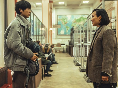 Tên tôi là Loh Kiwan, phim mới của Song Joong Ki, gây tranh cãi dù top 1 trending- Ảnh 2. Song Joong Ki nỗ lực thể hiện cuộc sống khốn khổ của những con người tị nạn - Ảnh: Filmfare