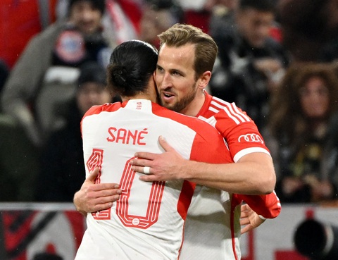 Kane lập cú đúp đưa Bayern vào tứ kết Champions League- Ảnh 1. Niềm vui của Kane sau khi ghi bàn vào lưới Lazio ở trận lượt về vòng 16 đội Champions League - Ảnh: REUTERS