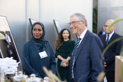 Muốn thấy Bill Gates, Mark Zuckerberg ở Việt Nam: Chuyện không đơn giản- Ảnh 2. Không dễ để thấy tỉ phú Bill Gates ngoài đời thực - Ảnh: Trang cá nhân tỉ phú Bill Gates