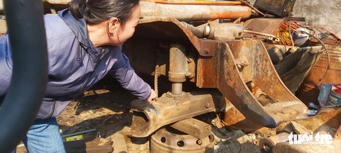 Xe như đống sắt vụn trong vụ phường giữ xe trái luật: Bàn giao cho ‘khổ chủ’- Ảnh 3. Xe bị hư hỏng nặng nề - Ảnh: ĐOÀN CƯỜNG