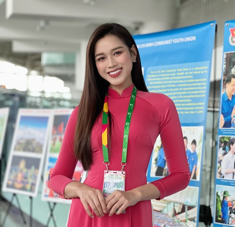 Đỗ Thị Hà dịu dàng, tự tin trong tà áo dài truyền thống - Ảnh: NVCC Hoa hậu Việt Nam 2020 Đỗ Thị Hà dịu dàng, tự tin trong tà áo dài truyền thống - Ảnh: NVCC