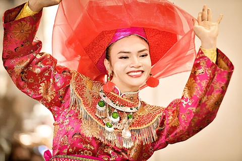Ca sĩ Phạm Phương Thảo, sinh năm 1982, NSND trẻ tuổi nhất trong đợt phong tặng đợt này - Ảnh: NVCC Ca sĩ Phạm Phương Thảo, sinh năm 1982, là một trong số các NSND trẻ tuổi nhất của đợt phong tặng 2024 này - Ảnh: NVCC