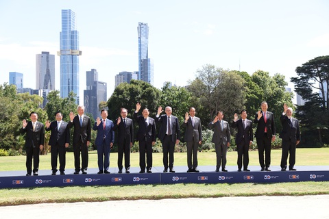 Thủ tướng đề xuất ASEAN và Úc tăng gấp đôi kim ngạch thương mại trong 10 năm- Ảnh 4. Thủ tướng Phạm Minh Chính cùng lãnh đạo Úc, ASEAN và Timor Leste chụp ảnh trước phiên họp hẹp - Ảnh: DƯƠNG GIANG