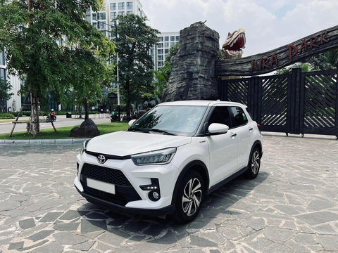 Tin tức giá xe: Hàng loạt mẫu xe giảm giá niêm yết, người mua lợi cả phí trước bạ- Ảnh 2. Trong số những mẫu xe được giảm giá đợt này, Toyota Raize sở hữu mức giá sau giảm thấp nhất - Ảnh: Đại lý Toyota/Facebook