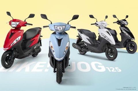 Yamaha Jog 125 vóc dáng như Honda Vision, giá như Air Blade- Ảnh 1. Được bán ra lần đầu vào năm 2022, Yamaha Jog 125 có vẻ ngoài khá tương đồng với Jog 50cc vốn cũng khá ăn khách. Jog 50cc cũng được nhiều đại lý nhập khẩu từ Nhật Bản về bán ở Việt Nam, với giá khoảng 65 triệu đồng tùy nơi